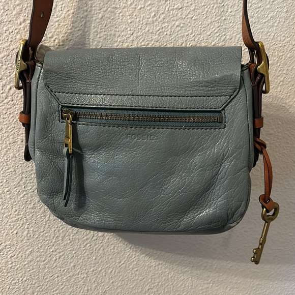 Fossil genuine leather blue crossbody with long adjustable strap - Picture 4 of 7